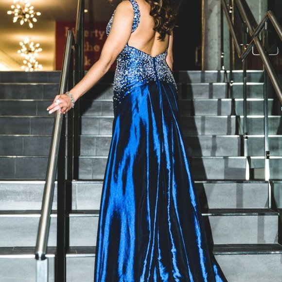 Tony Bowls Collection  Gown- Swarovski Crystal - Picture 5 of 11